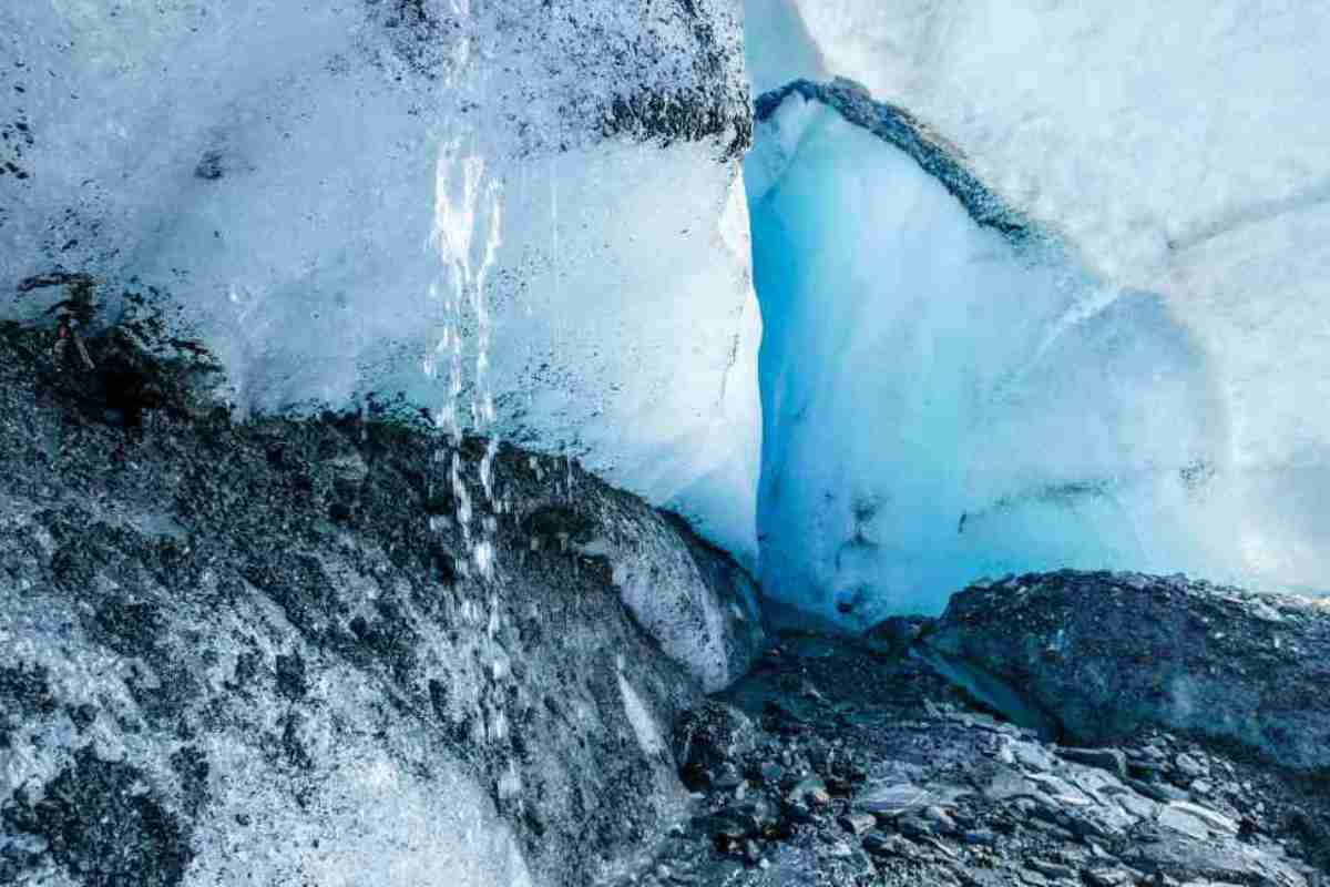 Crisi ambientale: ghiacciai svizzeri sciolgono